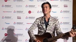 Last night, Richard Lui of @MSNBC interviewed #AmericanIdol winner Laine Hardy at our #MindSightCure event to celebrate promising science to end #Alzheimers and #visiondisease. Here is footage of their LIVE interview. ✨ | BrightFocus Foundation