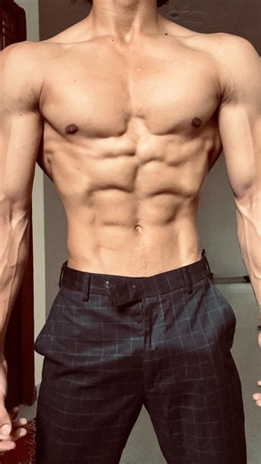 Manav on Instagram: "Face card or physique? #fypシ #charlieputh💕 #explorepage✨ #abs #caucasian #flexing💪 #abdominals #trendy #viralinstagramreelsvideo♥️ #reelsvideo❤️"