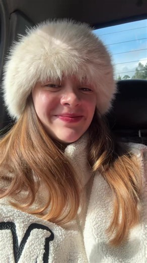 Videos de 𝓔𝓶𝓲𝓵𝔂🎀 (@mishelmishell) con “sonido original - Dark Day”