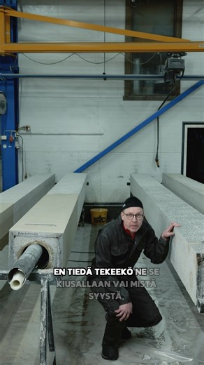 Priimaa pukkaa, vaikka kuinka koittaa sanoa, että vähempikin riittäisi. 🤓 SIKSI valitse kotimainen, laadukas takka ja piippu! Valitse Valmistuli! #valmistuli #takkakotiin #rakentajat26 #tulisija #piippu #takka #kotimainen #tulitikutkäteen #laatu #priimaapukkaa | Valmistuli Oy