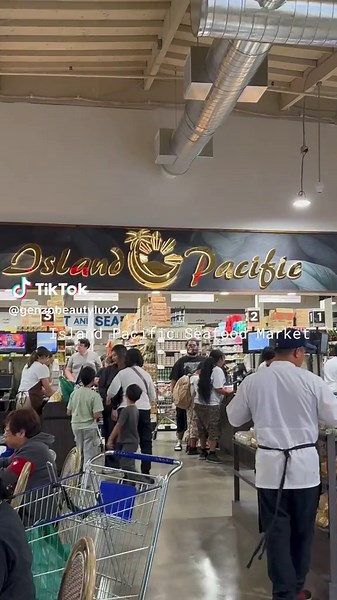 Island Pacific Seafood Market Now Open in Federal Way