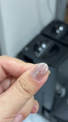 How to Properly Apply Foil for Stunning Nails