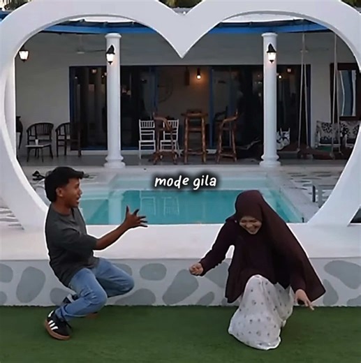 Watak Gila Aina dan Nuar Sejarah: Komedi Terbaik!