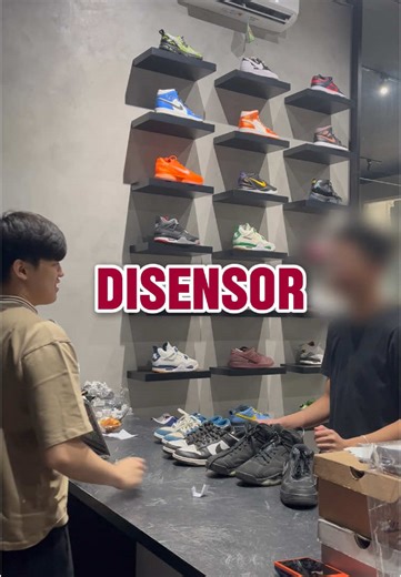 @UNCHARTED_SPLY CURIGA! CUSTOMER INI MINTA MUKANYA DISENSOR?! 😭😱 #TokoSepatu #FYP #gayaditiktok #fashiontiktok Shop Offline Today: 📍 UNCHARTED SPLY | South Jakarta on Google Maps (Open Everyday, 12:00 PM - 8:30 PM WIB at Jalan Bumi No. 31) 📍 UNCHARTED SPLY | Gading Serpong on Google Maps (Open Wednesday to Sunday, 12:00 PM - 8:00 PM WIB at Ruko Maggiore Grande Blok G No. 25) #GodSpeed