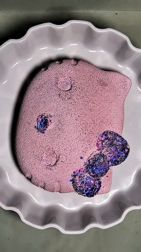 720 reactions · 11 comments | hello kitty #asmr #oddlysatisfying #gymchalk #art #artist #artwork #tuesday | Chalk Crush With E | Facebook