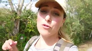 ÉPISODE 26 : RECONNAÎTRE LES OISEAUX SAUVAGES ! Échasse blanche, avocette élégante ou encore spatule et grande aigrette... Tu ne sais pas qui sont ces oiseaux ? Et bien moi non plus 😄 Aujourd'hui nous allons apprendre ensemble à reconnaître des oiseaux sauvages dans le Parc du Marquenterre ! Vidéo réalisée en partenariat avec Somme Tourisme et le Parc du Marquenterre, un grand merci à eux pour leur accueil chaleureux 🌿 | Marie Wild