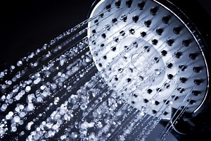 2.0 GPM vs 2.5 GPM Shower Head - Which One is Better? | Home Grail
