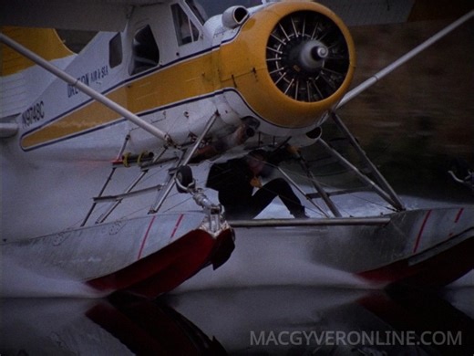 S4.E04 - On A Wing And A Prayer #MacGyver #RichardDeanAnderson #PeteThornton #DanaElcar #JackDalton #BruceMcGill | MacGyver-Online