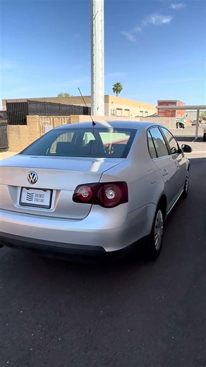 2008 VW Volkswagen Jetta S 2.5L 5-Cylinder Sedan with 5-Speed Manual Transmission - Exterior Tour