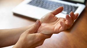 Easy exercises to help with carpal tunnel syndrome