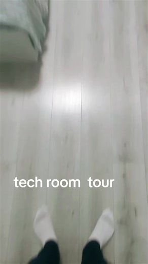 Videoclipuri postate de Windows.98.se-RetroTech.ro🇹🇩 (@windows.98.se) cu Never Let Go (Of Me) - Sped Up Extended Version - Baltra