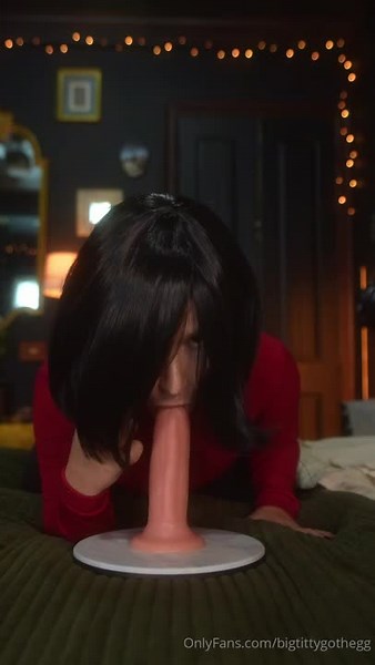 bigtittygothegg OnlyFans leaked BigTittyGothEgg Straddles Her Dildo On The Bed on HDthot