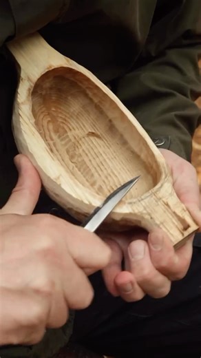 Asbjorn Olsen-Berg | Carving birch bowl near my bushcraft hut 🛖🌲 Full video on my YouTube channel 😉 . #bushcraft #asbjornbushcraft #greenwoodcarving... | Instagram