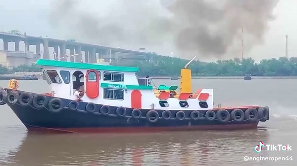 ISUZU 6W đấu đá gì thấy bình thường quá