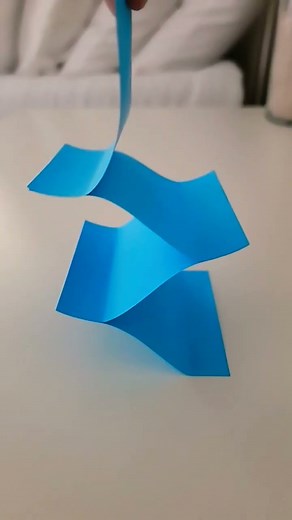 how to make slinky with sticky notes!