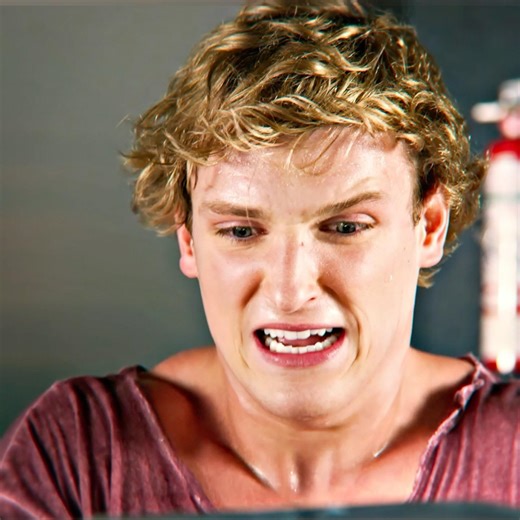 YouTube's tutorial made Logan save a plane crash 😂#shorts #movie #trending #fyp