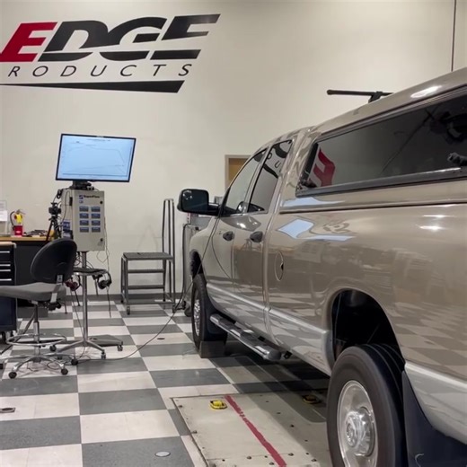 Not bad for a 260k mile truck with just a 4” exhaust and our new Juice with Attitude CTS3. Want a flat, 900ft-lb torque curve like that in your 5.9? Check them out here https://www.edgeproducts.com/products/in-cabin_tuners/juice_with_attitude/juice_with_attitude_cts3/ #edgeproducts #juicewithattitude #cts3 #dodgeram #ramcummins | Edge Products