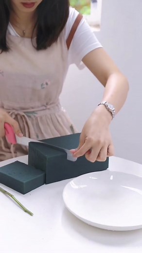 DIY Floral Handbag Arrangement Tutorial