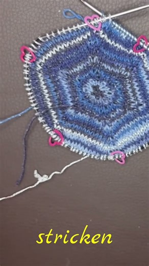 Star #knitting as a Christmas doily #knittingpattern #knittingideas #christmas #knitting #xmas
