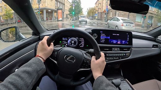 2022年雷克萨斯ES 300h限量版 2.5升混合动力 第一视角雨天试驾