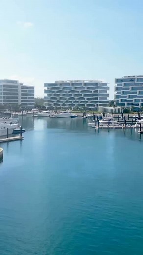 Step into elevated island living with Honeycomb Unit 2C, Building 1 at Albany, Bahamas — an exquisitely furnished residence where modern elegance meets panoramic marina views. Spanning over 3,000 sq ft, this home features a private terrace with plunge pool, seamless indoor-outdoor flow, and a chef’s kitchen outfitted with Sub-Zero & Wolf appliances. Signature Features: • 2,461 sq. ft. of air-conditioned interior space • 555 sq. ft. of private outdoor terrace • 2 spacious bedrooms, 2.5 bathrooms 