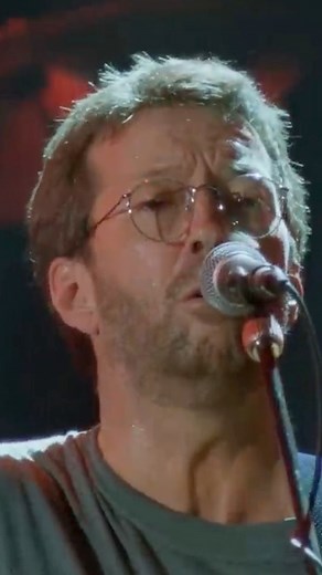 Eric Clapton's live performance of "It Hurts Me Too" from 'Nothing But the Blues' | Eric Clapton