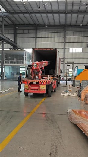 Combined granite block cutting machine loading containers to Africa #stonemachine #stonesaw #stonecuttingtools #granitecuttingblade #granitecuttingsaw #blockcuttermachine #marblecutting #sandstonecuttingmachine | Ruisheng stone machinery
