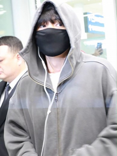 Taehyung's Stunning Visuals in a Tracksuit
