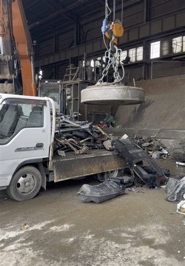 Japanese Car Recycling: Metal Transformation
