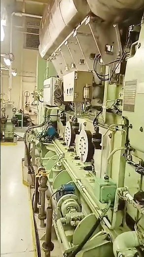 GENERATOR RUNNING AT FULL POWER ⚙️🔥 | ENGINE ROOM SHORTS 🚢 | #shorts #shortsfeed