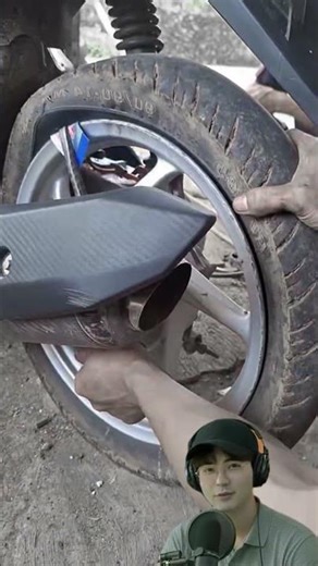 Smart Hack: Remove a Tire Without Removing the Exhaust #lifehacks #tools4life #tricks #mechanic #fyp