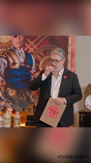 A felicidade ou a irritação de encontrar o verdadeiro envelope da tarefa! 😂 #taskmasterpt #rtp1 #fremantlept | Taskmaster Portugal