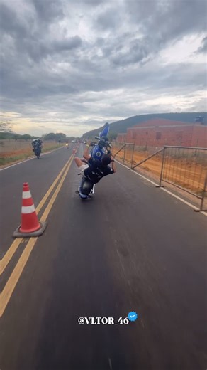 V I T O R L U A N | PEGA ESSE RED😨😭🚫 . . . . . #resenhas #grau #vidadegrau #grauzeiro #familia244 | Instagram