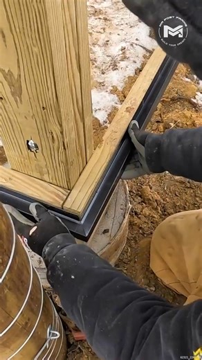 Simple Tip for Putting Up Metal Siding Trim #MetalSiding #Siding #BuildingHomes #HouseBuild | MR Post Frame