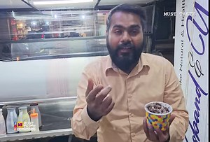 Original Fruits Ice Cream Making Machine in Pakistan - Street Food Amazing Ice Cream Roller | Must Taste