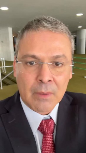 99K views · 46K reactions | A derrubada do decreto do presidente Lula sob o IOF vai afetar o povo brasileiro. Teremos que fazer cortes em programas sociais e em direitos dos trabalhadores. Nós queremos que OS RICOS PAGUEM A CONTA! Entenda o que está em jogo, assista o vídeo e vamos à luta! | Lindbergh Farias | Facebook