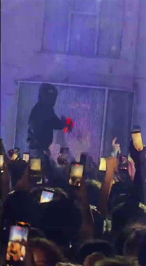 EsDeeKid & Rico Ace perform “LV Sandals” Live in Las Vegas on the Council House Rat Tour