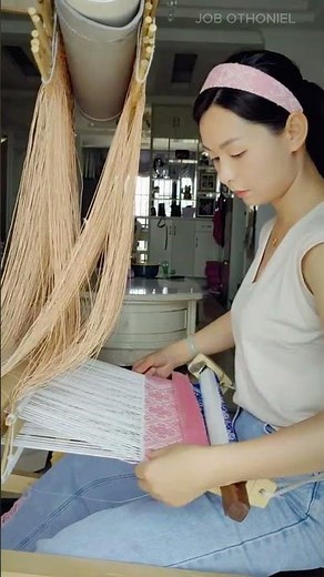 Ancient weaving technique! See how it’s still done today