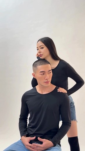 冬天要暖，也要好看！ BigRed發熱衣不只舒服貼膚， 更是任何外套都好搭的秘密武器 簡單穿、隨便搭， 就能把冷天變成好看的天♥️ 🔥2025 BigRed石墨烯升溫8℃發熱衣🔥 男女款任選1件$799，2件超取免運組合價$1090 網路快速購買: https://umbrellaking.cc/升溫8度發熱衣 門市試穿體驗: https://umbrellaking.cc/直營門市地點 | 雨傘王