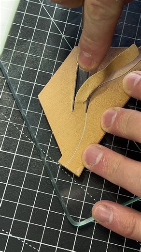 Shell Cordovan Skiving on V6 Vertical Wallet Pockets