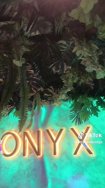 Experience Bottomless Brunch and Surprise Entertainers