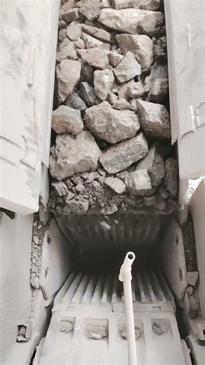 Jaw crusher with a capacity of 200 tons per hour#stonecrushersupplier