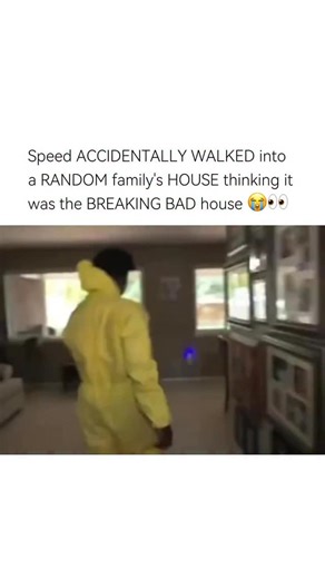 frealhumor - Celebs & Steamers on Instagram: "When Speed accidentally walked into a random family’s house thinking it was the Breaking Bad house, it became another viral example of how internet culture thrives on unscripted chaos. Visiting famous filming locations has long been a fan tradition, from movie sets to historic landmarks, but livestreaming has amplified these experiences by turning spontaneous slip-ups into instant entertainment. The moment caught attention because it blended fandom, 