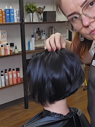 Stylish Bob & Pixie Haircuts for Easy Management