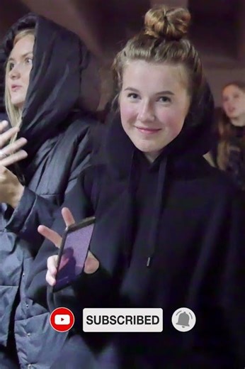 Girls get high from the music of a street musician! Subscribe! #Shorts