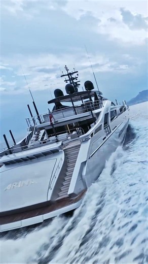 Luxury Yachts - Pershing 140: locked on, racing ahead - Ferretti Group