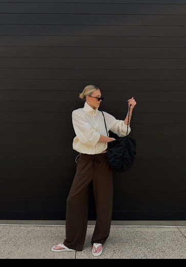 The most versatile (and comfortable) pant- wore these to coffee-meeting-event-AND workout. @lululemon groove low rise cinch pant !! #lululemoncreator #ad