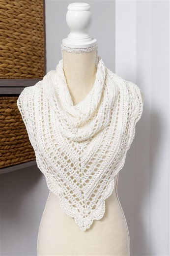 Handmade Crochet Cowl Scarf: Available in Black or White - Etsy