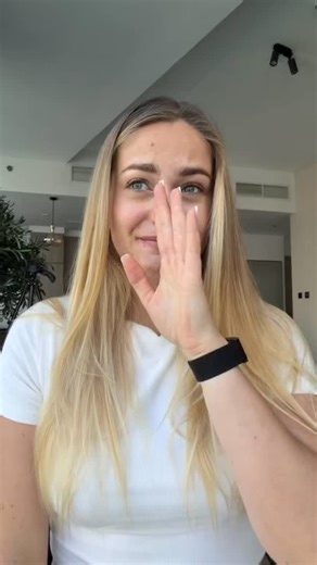 Justine Roy on Instagram: "Ça y est, je suis devenue maman !!! Je l’appelle comment ? Donnez-moi des idées 😍"