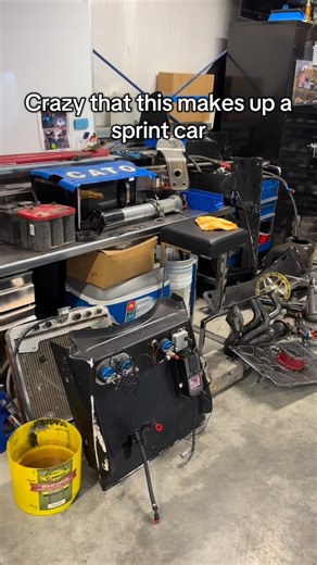 Live To Race Motorsports | Sprint Car Team on Instagram: "Can you name whats missing #racing #sprintcar #ltrmotorsports"